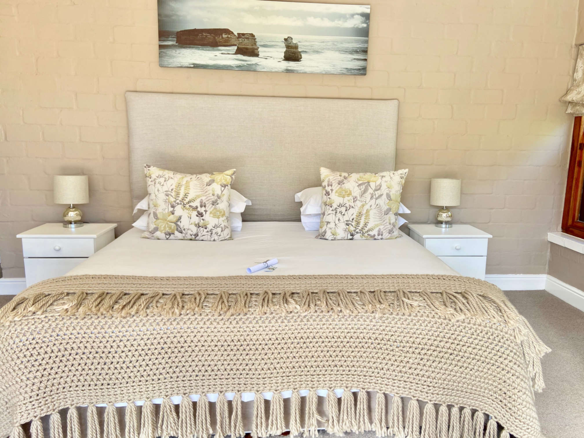 Poolside Master Bed1